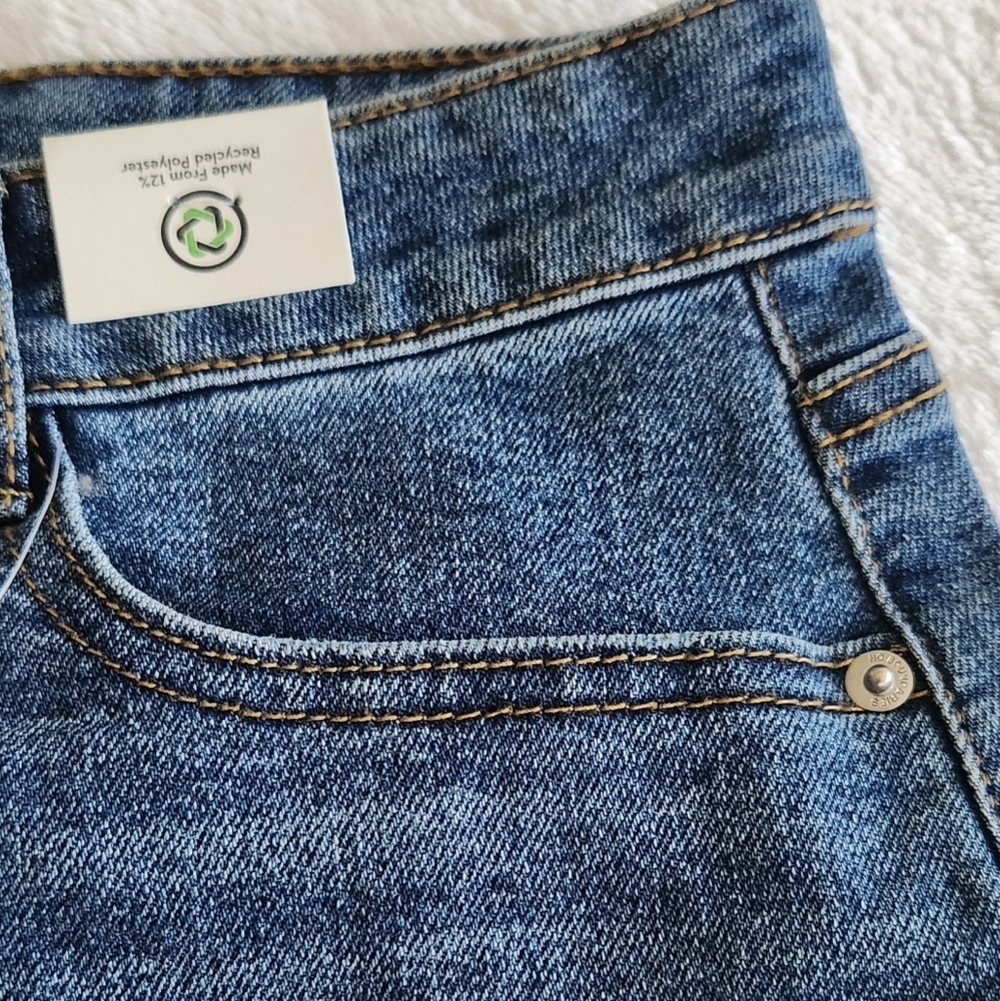 👖 No Boundaries Women’s Blue Denim High-Rise Shorts – Size 8, NWT - Picture 12 of 14